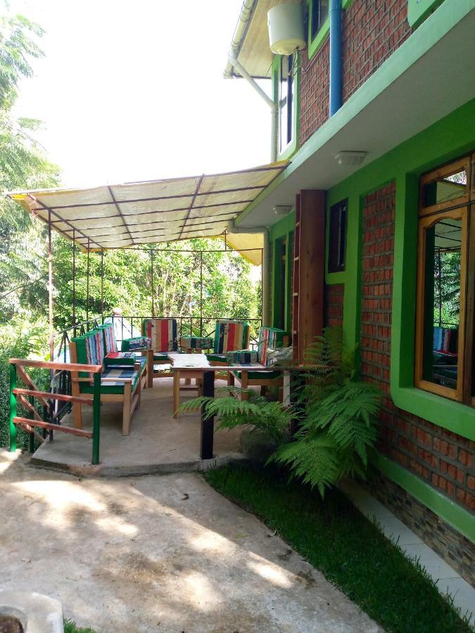 Galapagos Homestay Lushoto Екстериор снимка